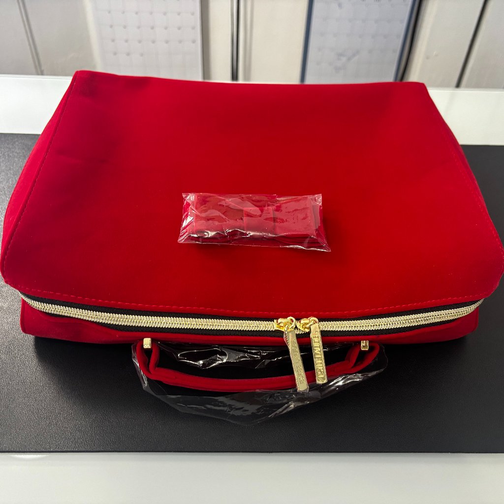 Brand New Estee Lauder Red Velvet Bow Large Cosmetic Bag Travel Train Case